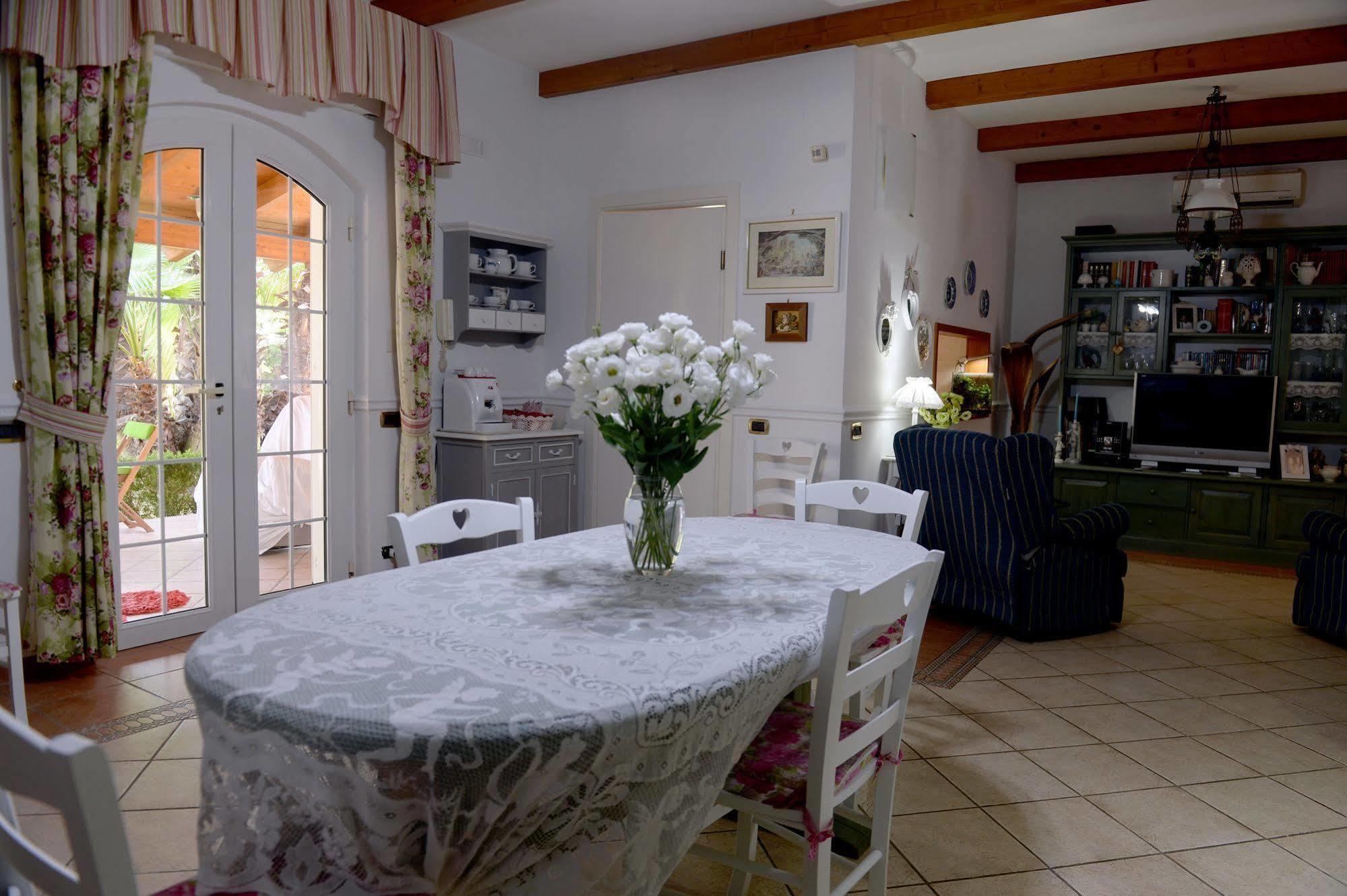 Il Giardino Delle Jacaranda Bed and Breakfast Talsano Εξωτερικό φωτογραφία